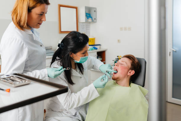 Best Dentist for Tooth Abscess  in Forsgate, NJ